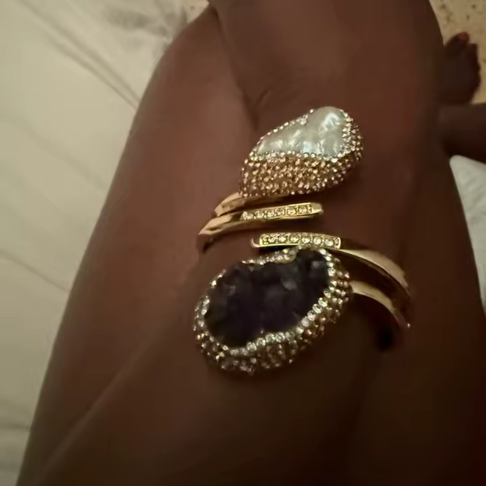 Natural Stone Amethyst & Baroque Pearl Gold Cuff Bracelet - Picture 8 of 17